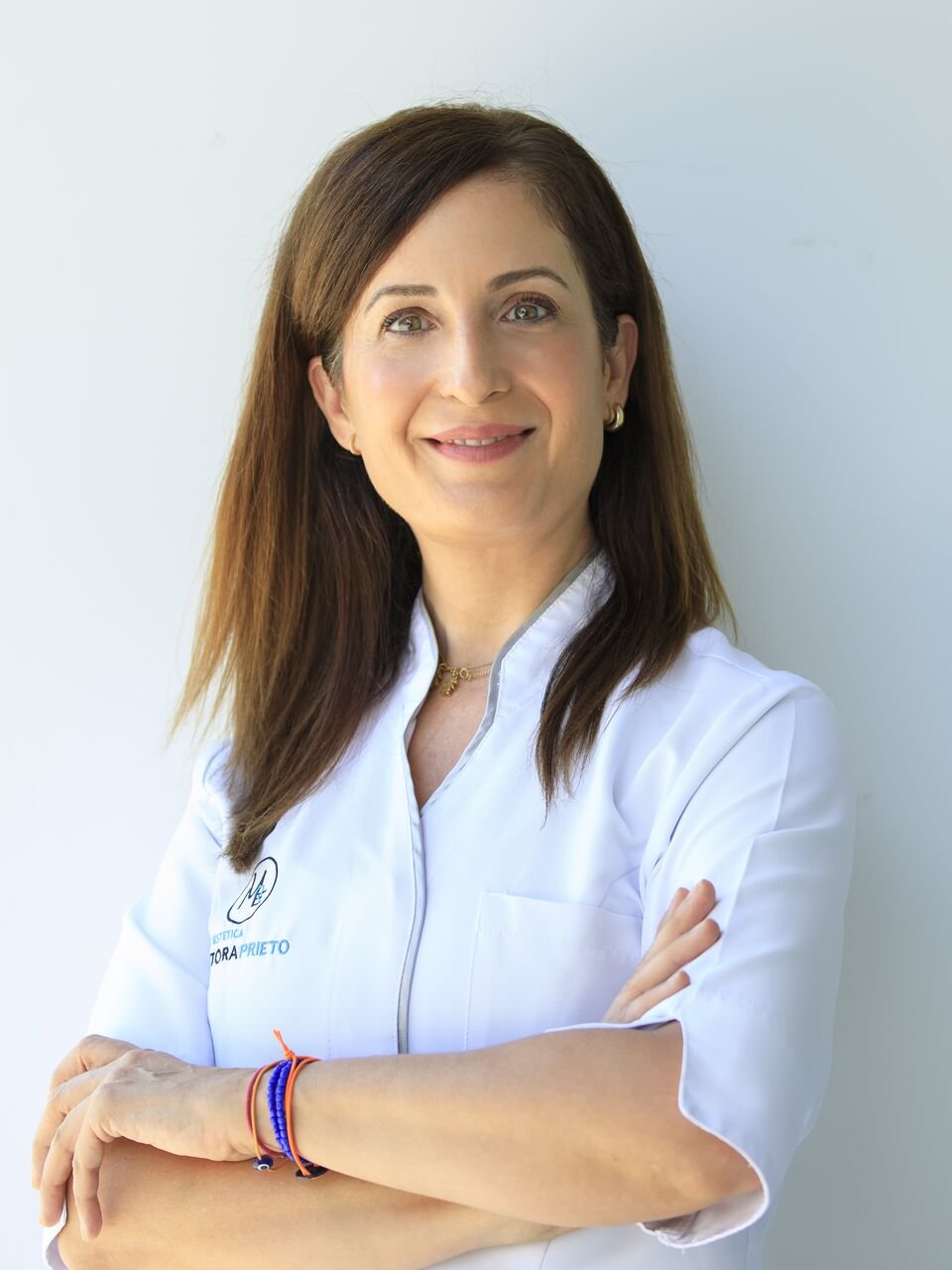 Dra. Ahinoa Bueno, especialista en Dermatología y Venereología